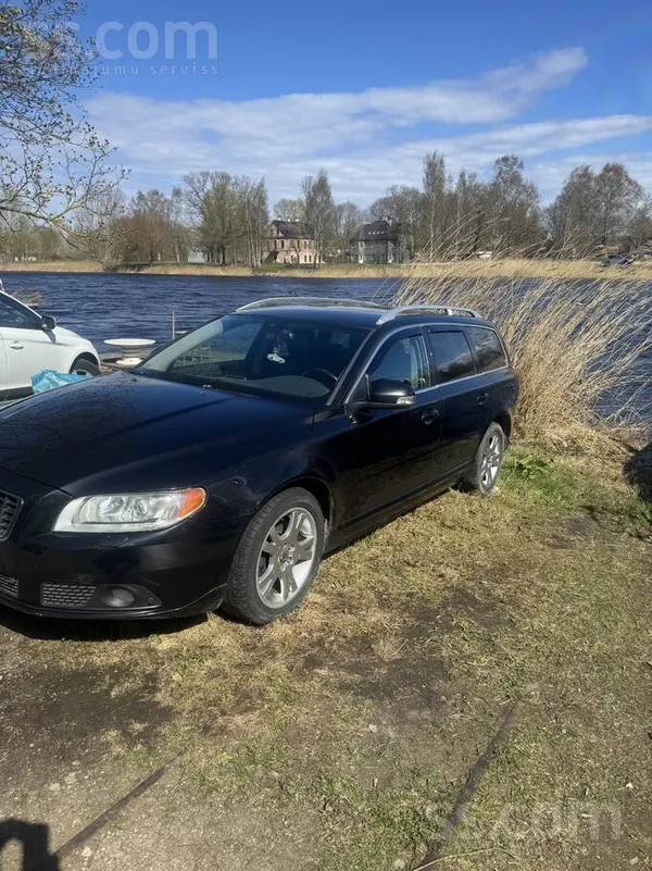 Volvo Volvo V70, 2, 4, manuālā, bagatigu komplektaciju.