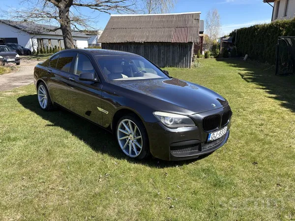 BMW Pārdodu f01 740d ļoti labā stāvoklī. 