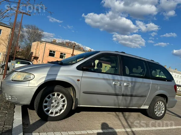 Chrysler Labs, ietilpīgs ģimenes auto. Mainīti sliekšņi abā