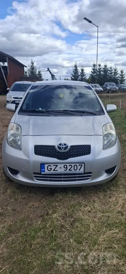 Toyota Продаю автомашину Toyota Yaris. Состояние кузова а