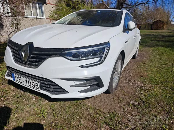 Renault Megane E-tech Plug in hybrid. Uz elektrības var nobraukt līdz 50 km.
