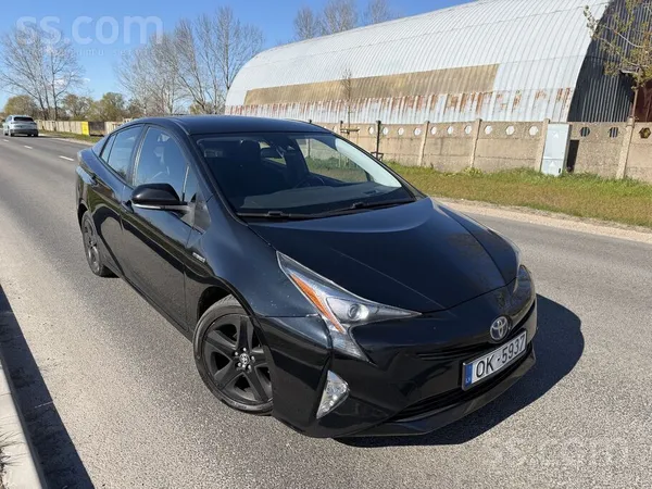 Var uz nomaksu, Ļoti ekonomisks un izturīgs auto. 
1.8 Hybrid 5l/100km, 
2