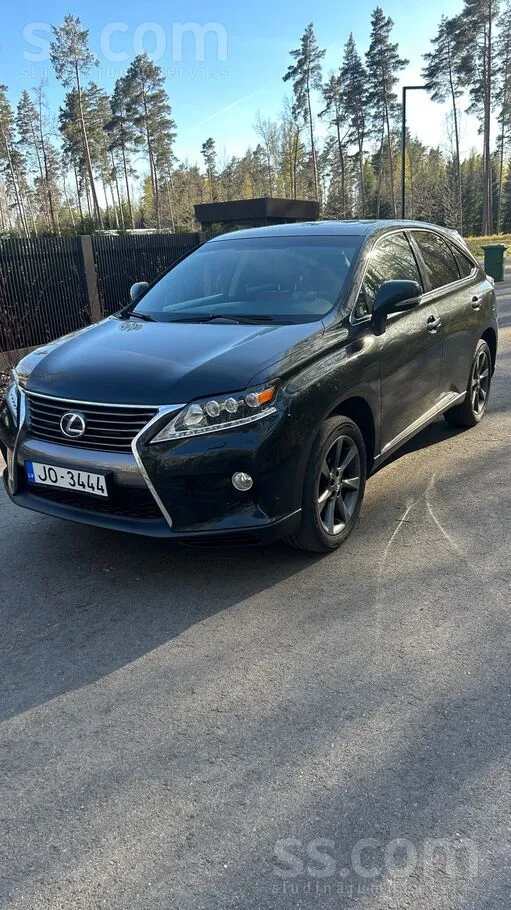 Sia pārdod Lexus Rx, cena ar Pvn, laba tehniska un vizuālā stāvoklī. Pirkta