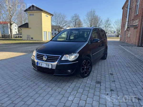 Volkswagen Pārdodu w touran jaudīgs dzinējs, tikko uzlikta ja