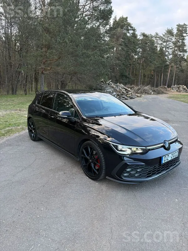 Volkswagen Tiek pārdots VW Golf 8 Gtd. Automašīnai rūpnīcas g