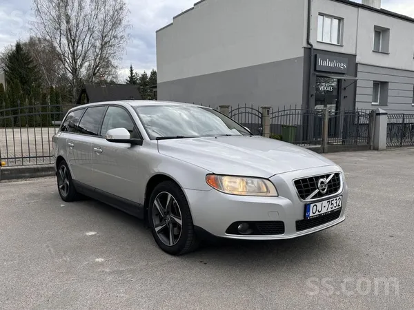 Volvo Pārdodu volvo, labā stavoklī. Nesen izieta tehnisk