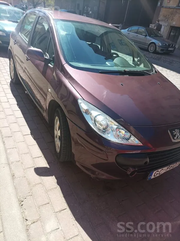 Pārdod tehniski uzturētu ģimenes automašīnu. 

Uz skati sakārtota ritošā d