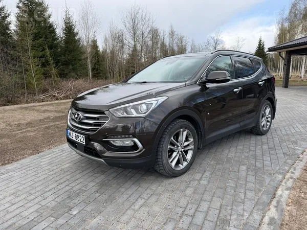Pārdodu 2018. gada Hyundai Santa Fe ar automātisko pārnesumkārbu. Ērts, ieti