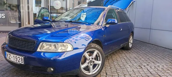 Audi Auto pa velosipēda cenu. "Diplomāts"iet tirdziņā.