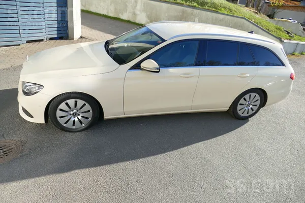 Mercedes MB E200d W213, Universal. Virsbūvei ir nelielas bu