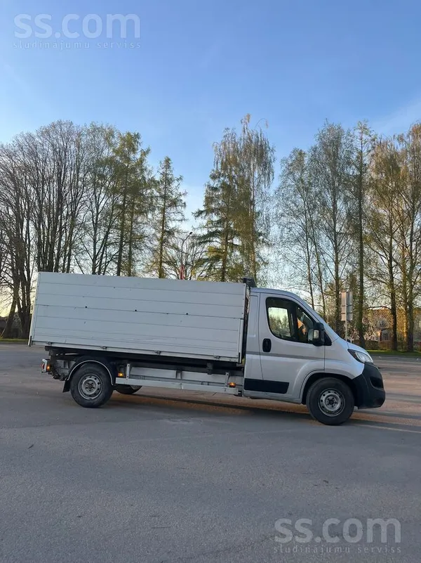Peugeot Pārdodu auto ļoti labā un tehniskā stāvolī ar izie