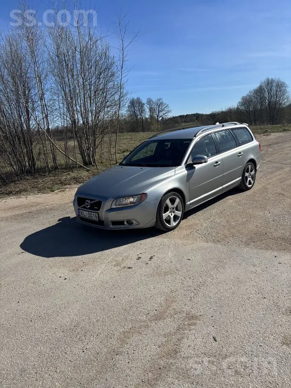 Volvo Zvanīt uz otro numuru. Pārdod Volvo v70, 2, 4d Rde