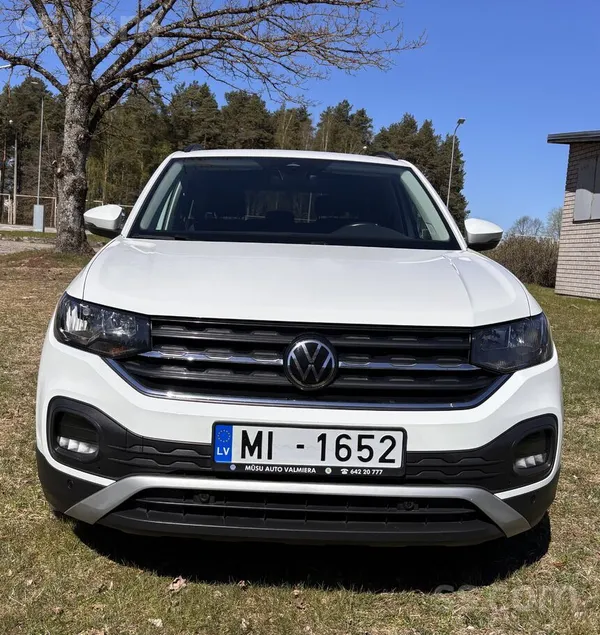 Volkswagen Pārdod automašīnu teicamā tehniskā un vizuālā stāv