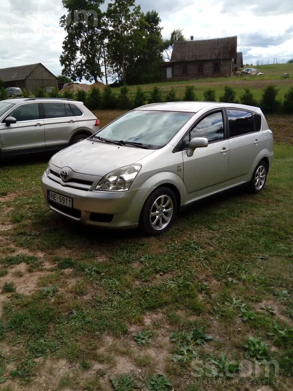 Toyota Продаёт частное лицо. хорошее состояние. поменяно 