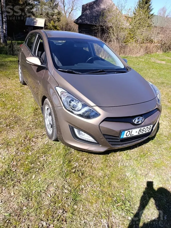 Pārdodu Hyundai i30, ar šīs paaudzes i30 reti pieejamo 1, 6l benzīna dzinēju
