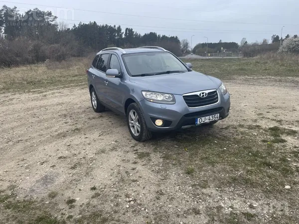 Pārdodu ļoti labu apvidus ģimenes auto. Daudz vietas gan salonā, gan bagāžni