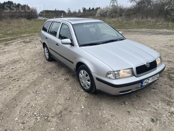Skoda Pārdodu savam vecumam sakarīgu octaviu. 2.0 benzīn