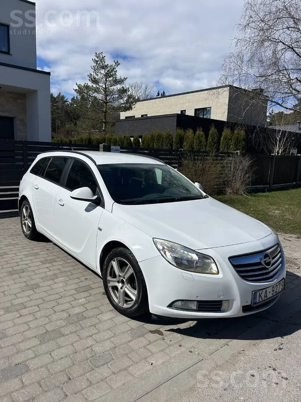 Pārdodu Opel Insignia Sports Tourer 2.0Cdti 2012. gada (Ta netiek baudītas c