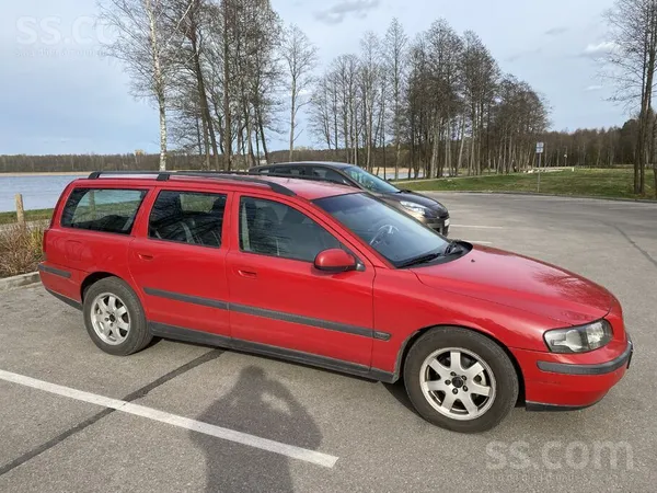 Volvo Продаю Volvo V70 2.4 бензин. 