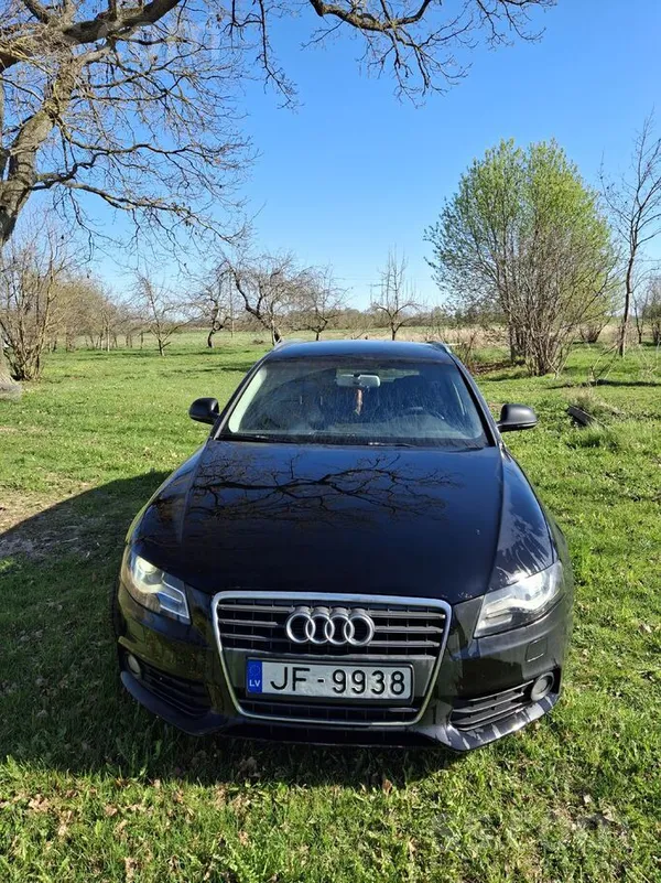 Audi Audi A4 B8 2.0 Tdi manuāls (105kw ). 