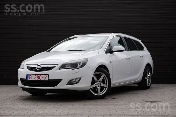Opel Opel Astra 2012. gada ar garantiju. 1.7 dīzelis, m