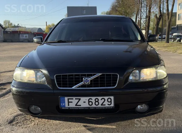 Volvo Pārdod Volvo S60, 2003. gads, 2.4 benzīna dzinējs,