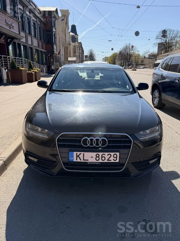 Audi Продаётся Audi A4 В8 2012 года, 2.0 дизель, седан.