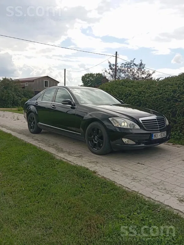 Mercedes Ziemā nav lietota. Garāžas lietošana. Veselīgs un 