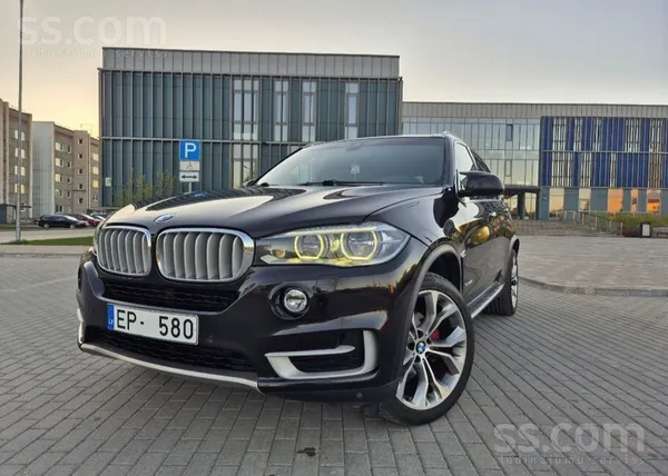 BMW Pārdod BMW X5 F15 3.0d (190kW)