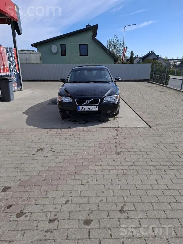 Volvo Pārdod volvo labā tehniskā un vizuālā kārtībā gada