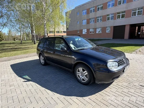 Volkswagen Pārdodu uzticamu un ekonomisku auto – VW Golf 4 ar