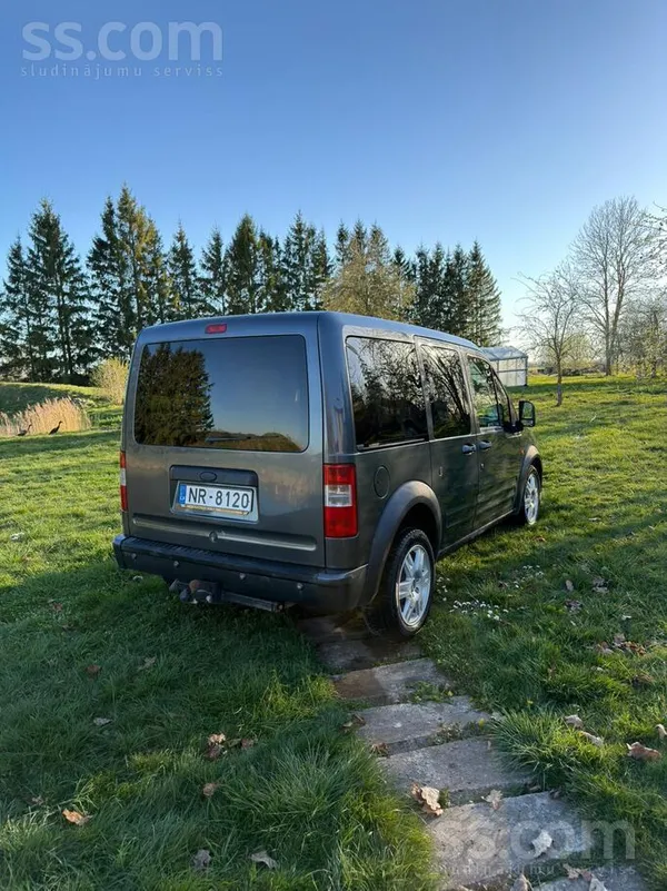 Ford Pārdodu Ford Transit Connect – praktisks, augsts u