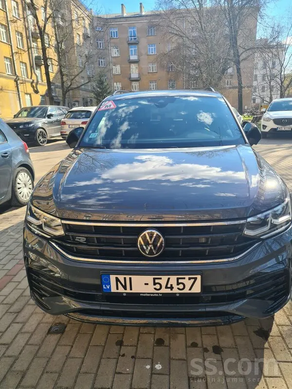 Pirkts salonā Latvijā. Garantija. Viens īpašnieks. Braukts tikai pilsētā.