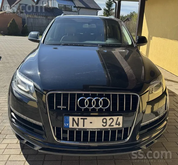 Īpašnieks pārdod Audi Q7 2013. gada izlaiduma ar nobraukumu 275400km. 3.0 Td