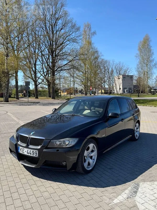 Pārdodu BMW 325d ar jaudīgo 145kW M57 dzinēju, automātisko ātrumkārbu un sva