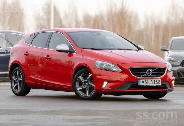 R Design

Auto ļoti labā tehniskā un vizuālā stāvoklī. 
Viss darbojas. Ļo