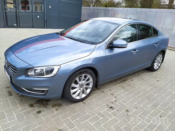 Volvo 8-pakāpju automāts. 