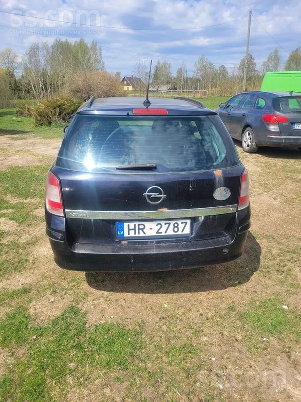 Pārdod ejošu opel astra