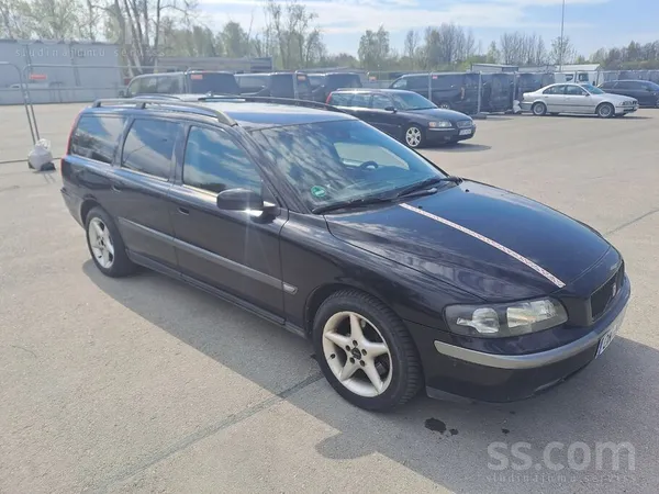 Volvo Pārdod Volvo V70, 2004.gada janvāris. Latvijā no 2