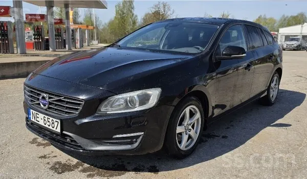 Volvo Pārdodu Volvo V60 ar uzticamo D4 2.0 dīzeļdzinēju.