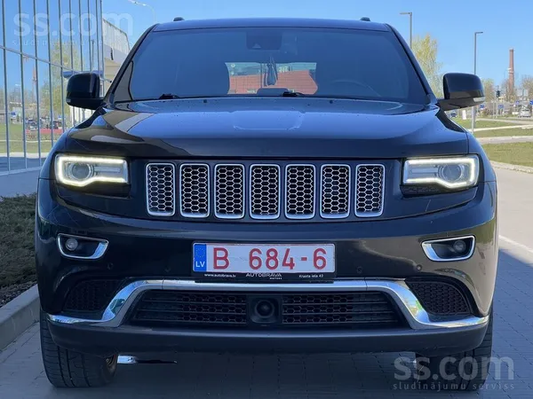 Jeep Grand Cherokee 
Summit komplektācija 
Automāts 
Pilnpiedziņa 
3.0 dīzel