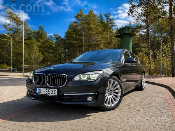 740 xdrive 
Automašīna kopta, labā tehn. stāvoklī. 
Sīkāks info pa telefon
