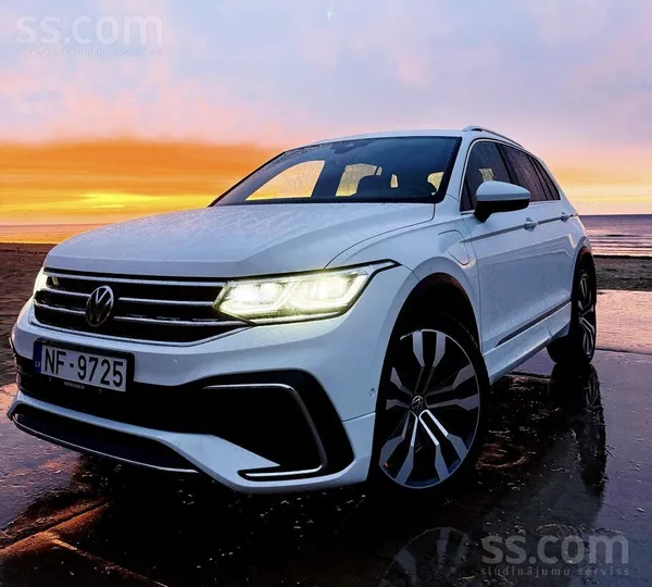 Volkswagen Pārdod Volkswagen Tiguan R-Line 2022. gada lielisk