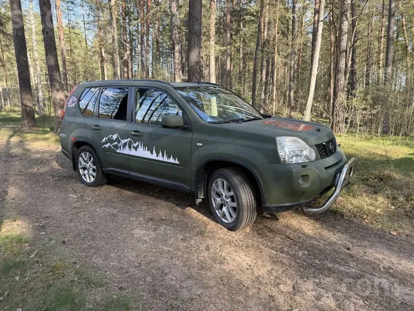 Nissan Автомобиль в отличном состоянии сделано тех. обслу