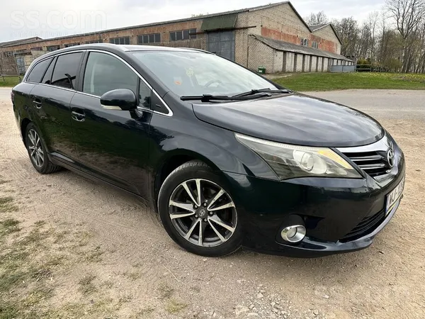 Toyota Pārdod ekonomisku dizeļauto ar salīdzinoši nelielu