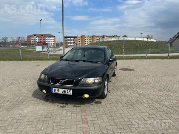 Volvo Sakarīgs auto. Nesen tika mainīta galvas blīve tak