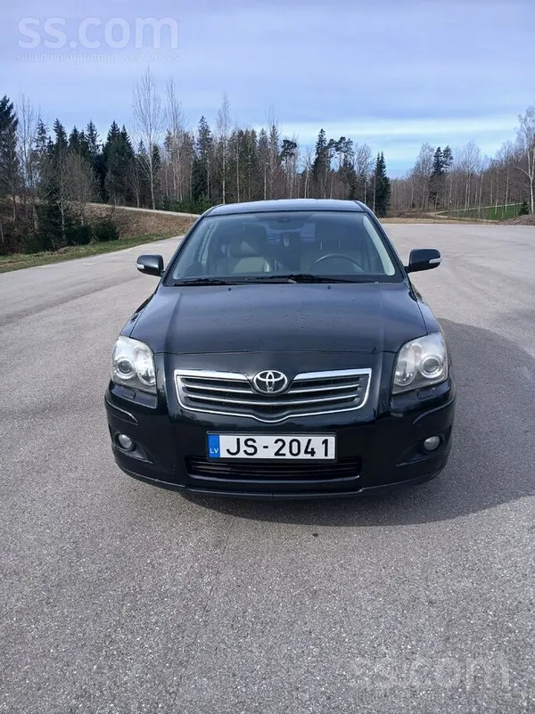 Automašīna labā tehniskā stāvoklī. Ar jaunu skati. Tiko veikta apkope.