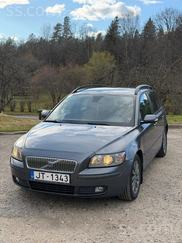 Volvo Pārdodu uzticamu un ekonomisku Volvo V50.Auto ir l