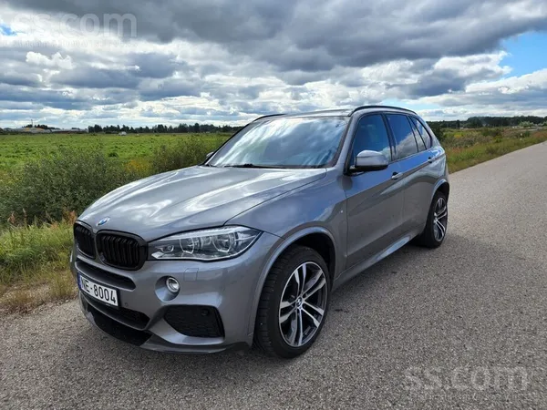 Pārdod BMW X5 Xdrive30D, ļoti labā tehniskā un vizuālā stāvoklī. Visas apkop