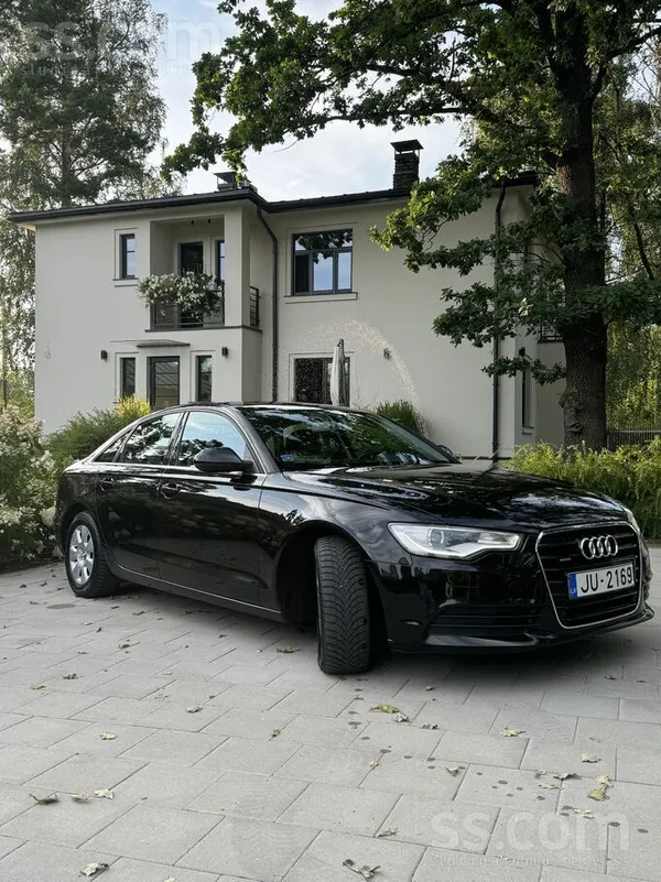 Auto regulāri kopts pie oficiāla dīlera, ļoti laba tehniskā stavoklī, ar nel